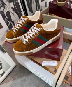 Simplicity Is Not Simple This Pair Of GUCCI Shoes With Pure White As The Main Tone Showcases El py0hsg2k