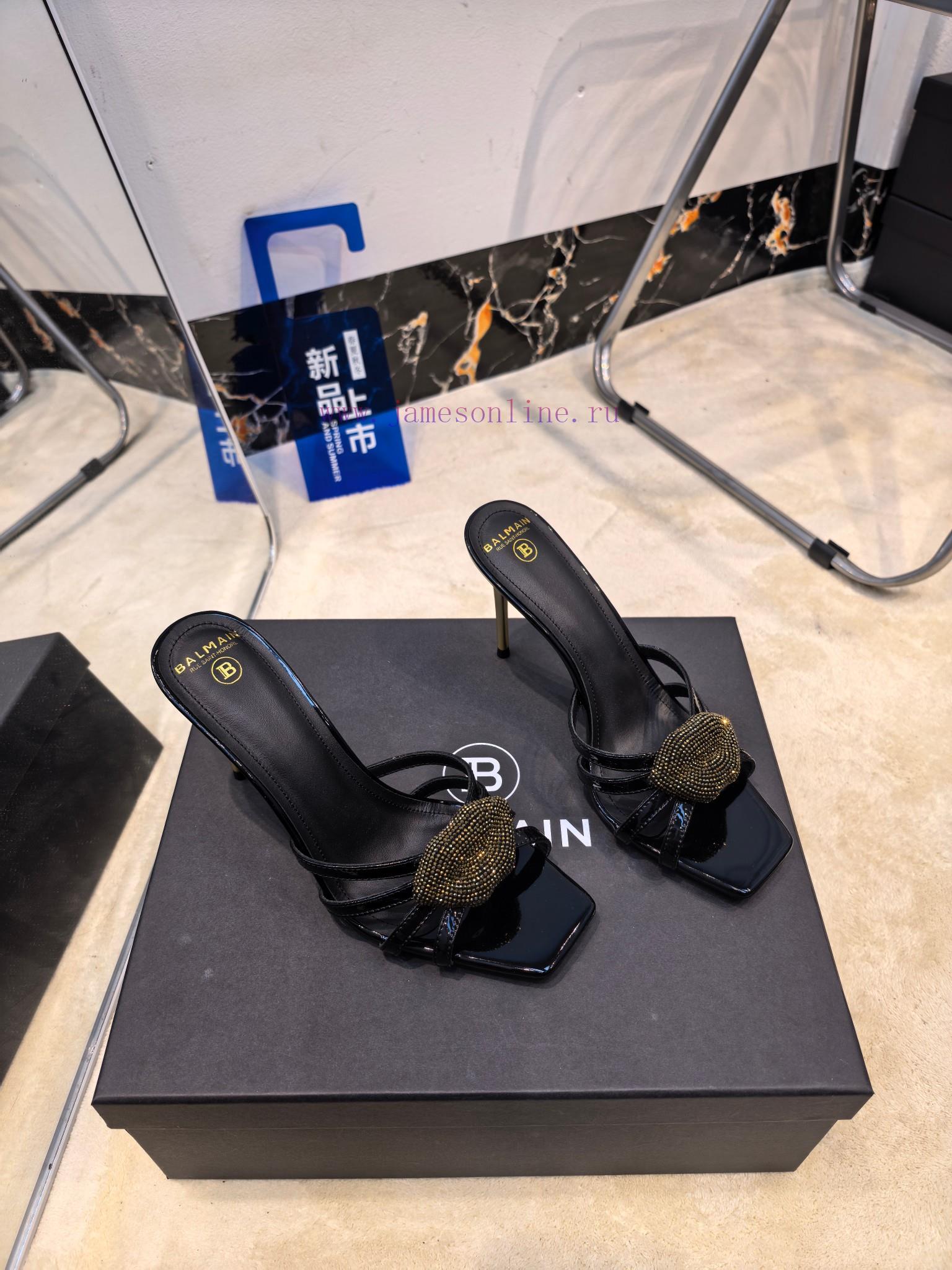 Balmain Autumn/Winter 2026 Fashion Show Lips Fashionable High Heels Slippers———————————𝘽𝙖𝙡𝙢𝙖𝙞𝙣 9yfllgyb - Image 3
