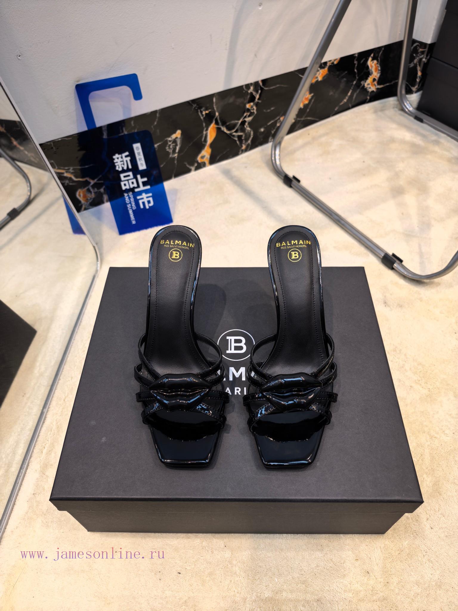 Balmain Autumn/Winter 2026 Fashion Show Lips Fashionable High Heels Slippers———————————𝘽𝙖𝙡𝙢𝙖𝙞𝙣 pd08xb3r