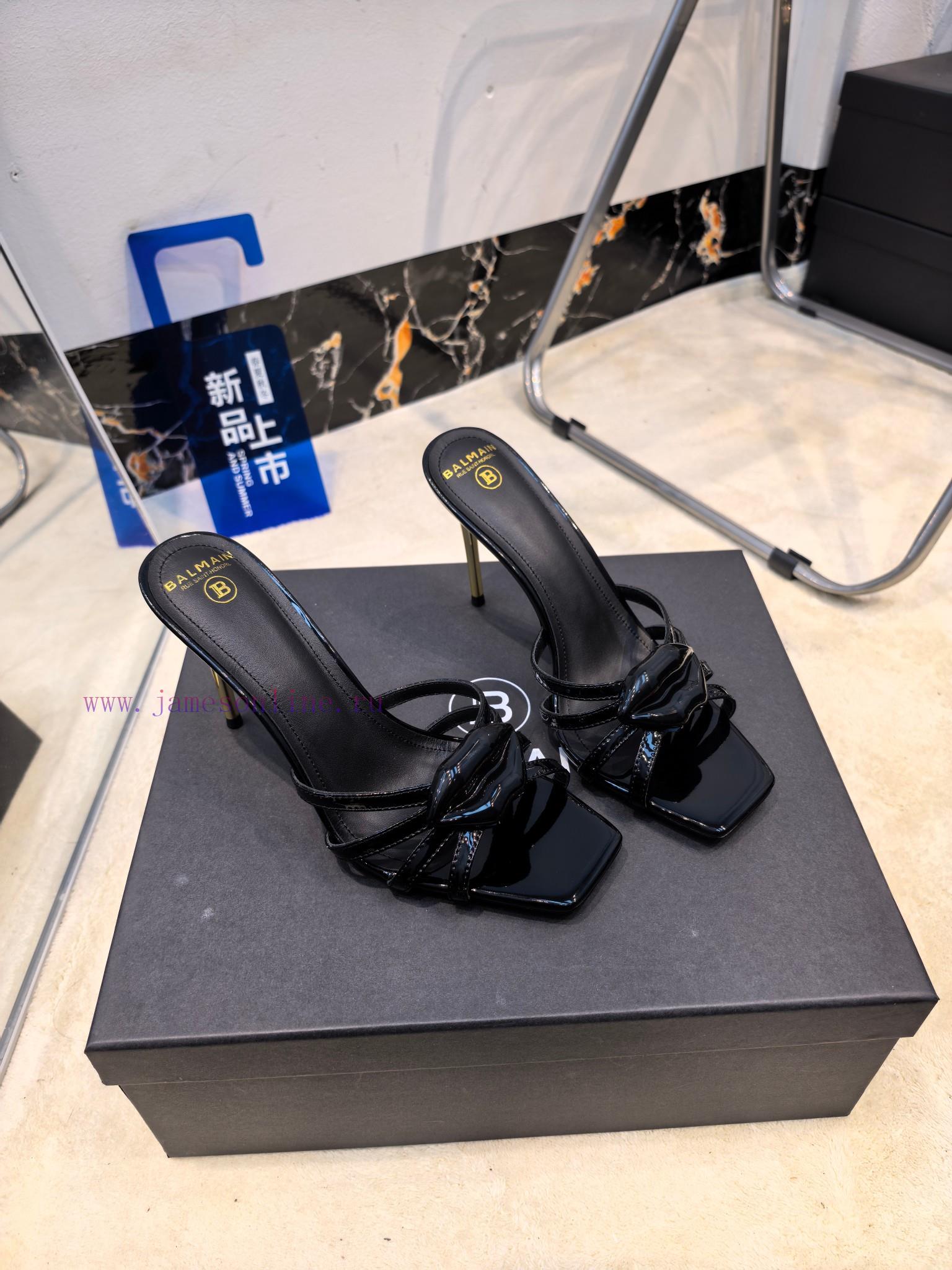 Balmain Autumn/Winter 2026 Fashion Show Lips Fashionable High Heels Slippers———————————𝘽𝙖𝙡𝙢𝙖𝙞𝙣 pd08xb3r - Image 3