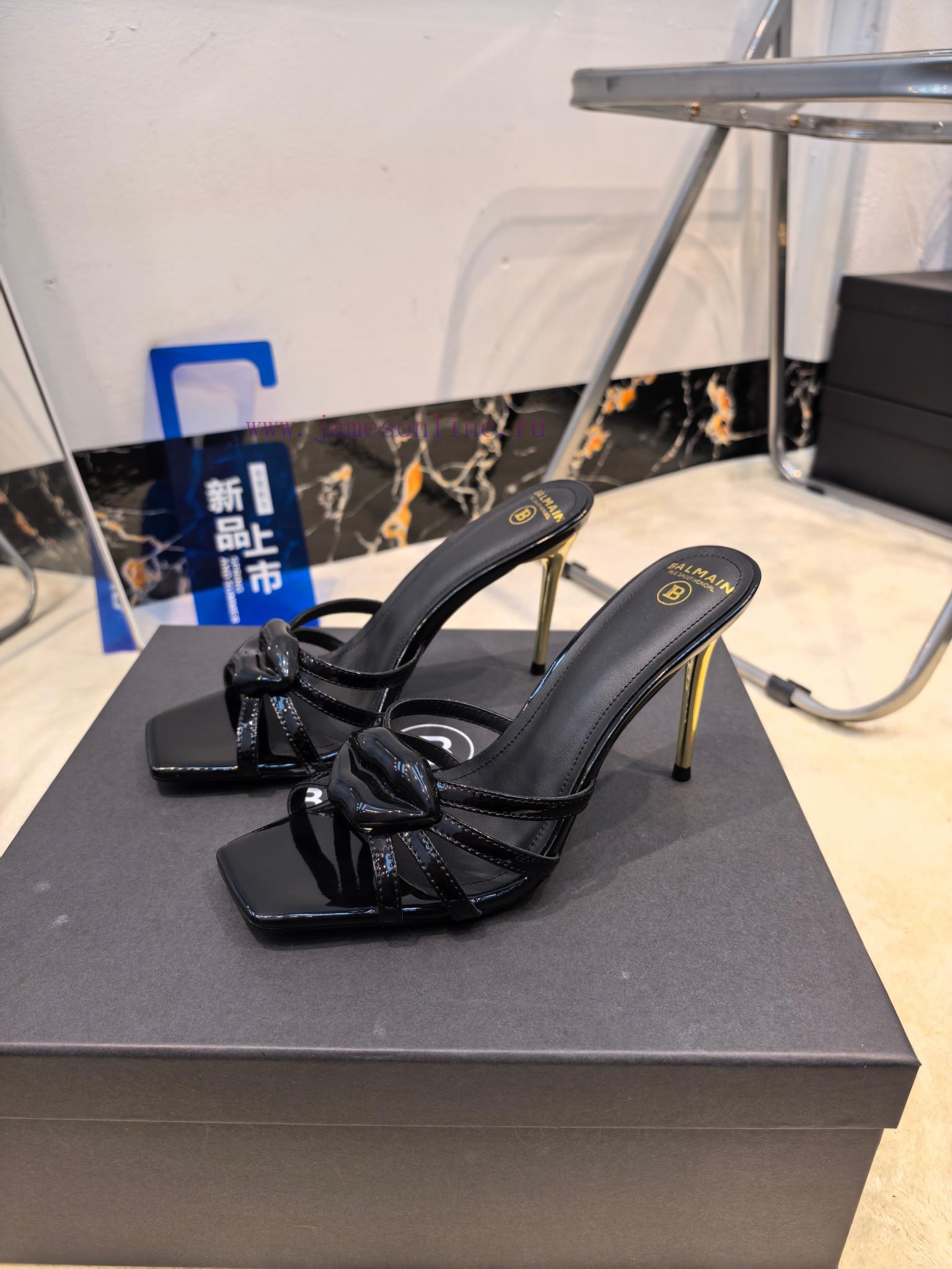 Balmain Autumn/Winter 2026 Fashion Show Lips Fashionable High Heels Slippers———————————𝘽𝙖𝙡𝙢𝙖𝙞𝙣 pd08xb3r - Image 4