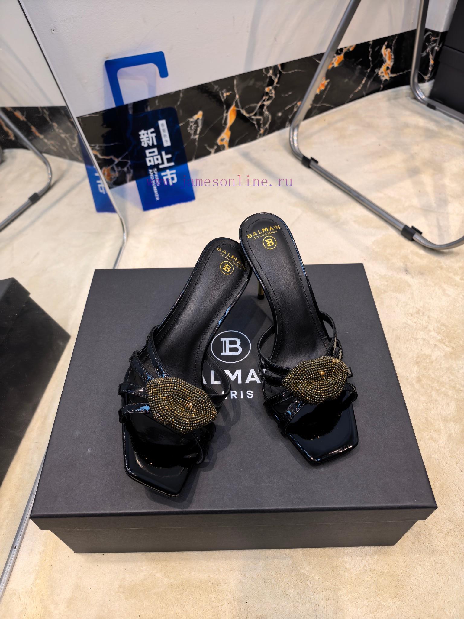 Balmain Autumn/Winter 2026 Fashion Show Lips Fashionable High Heels Slippers———————————𝘽𝙖𝙡𝙢𝙖𝙞𝙣 9yfllgyb - Image 9