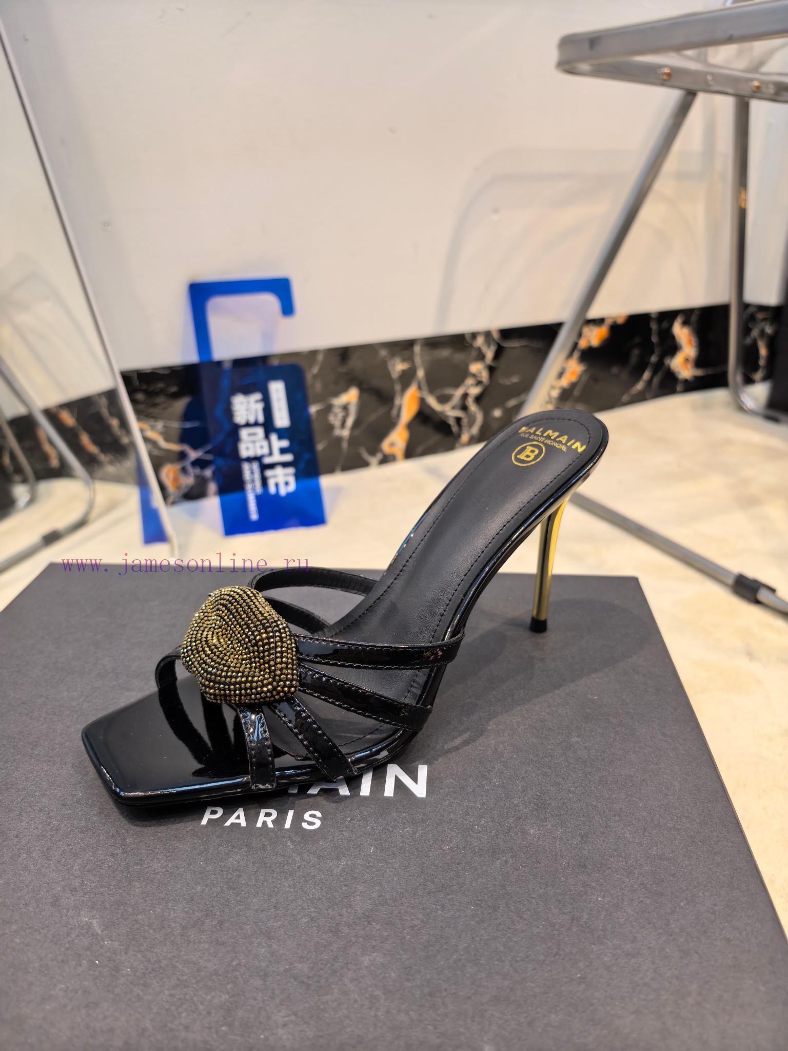 Balmain Autumn/Winter 2026 Fashion Show Lips Fashionable High Heels Slippers———————————𝘽𝙖𝙡𝙢𝙖𝙞𝙣 9yfllgyb - Image 10