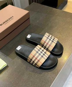 The New Slippers Are Adorned With The Brand's Letter Three-dimensional Logo As Well As The Burb ehut4bb9