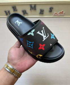 LOUIS VUITTON Louis Vuitton's Latest Official Website LV Drag And Roll With 11 Replicas On The zfv9cakf