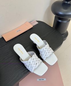 Jimmy CHOO (Jimmy Zhou)It Is A Very Comprehensive And Prestigious Fashion Lifestyle Brand Featu h242uqyc