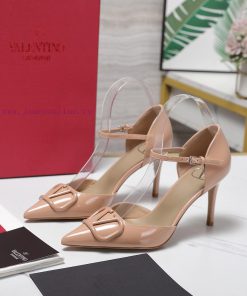 The MostValentino Paris Fashion Week2025 Spring/Summer Fashion Show V-Button Hollow SandalsVale p5l5lzgz