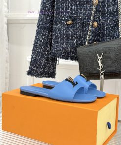 L * V Donkey Classic Popular Flat SlippersIts Design Is Simple Yet ElegantThe LV Logo Is Embell 8ypnzxys