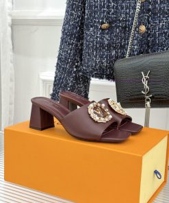 L * V Donkey Classic Water Diamond Buckle Strap Thick Heel SlippersInterpreting Summer Luxury W 9go7x05m