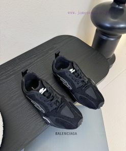 New Monday Ultra City Collection In ParisUnlike The Iconic Thick Soled Bulky And Exaggerated Sh khh3exw1