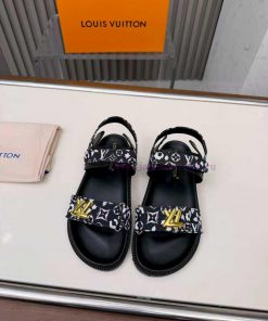 Louis Vuitton's Multi Colored Optional New Slippers Are On The Market With 11 High-end Customiz js1btqqq